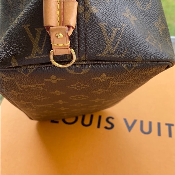 Authentic Louis Vuitton Alright!! Open to offers - Picture 9 of 16
